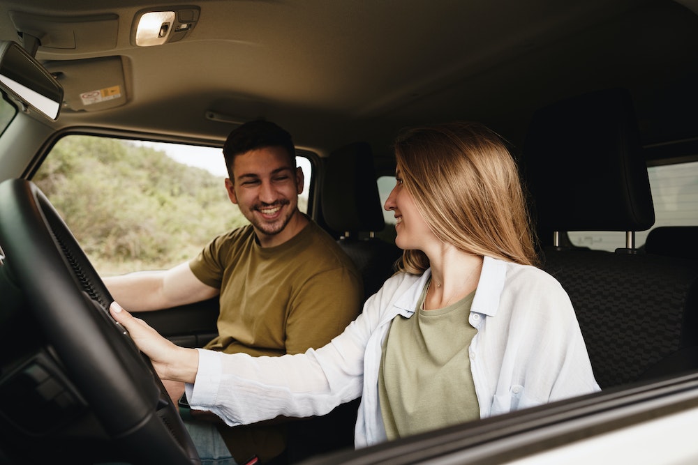 La location de voiture face à la législation sur la responsabilité des plateformes en ligne