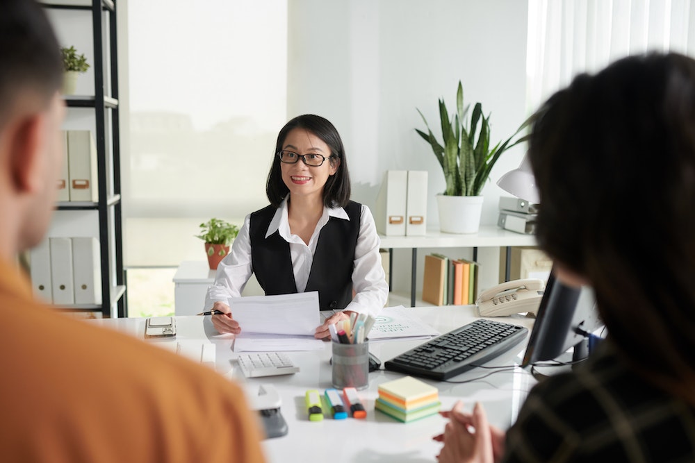 Résiliation en cours d'année de contrats d'assurance : Un guide juridique complet