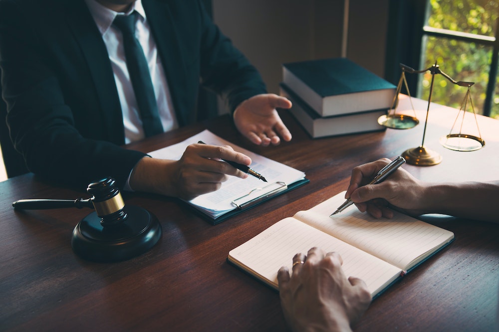 Les différences juridiques dans la création d'entreprise, en France et en Suisse