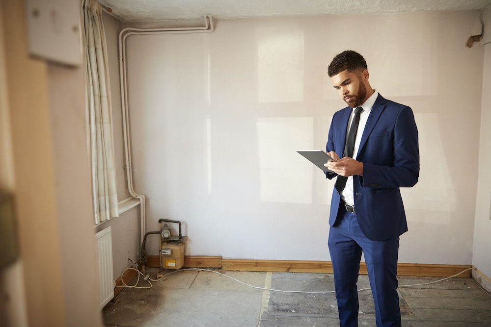 La loi Hoguet et l'estimation immobilière : un cadre légal protecteur pour les professionnels et les clients