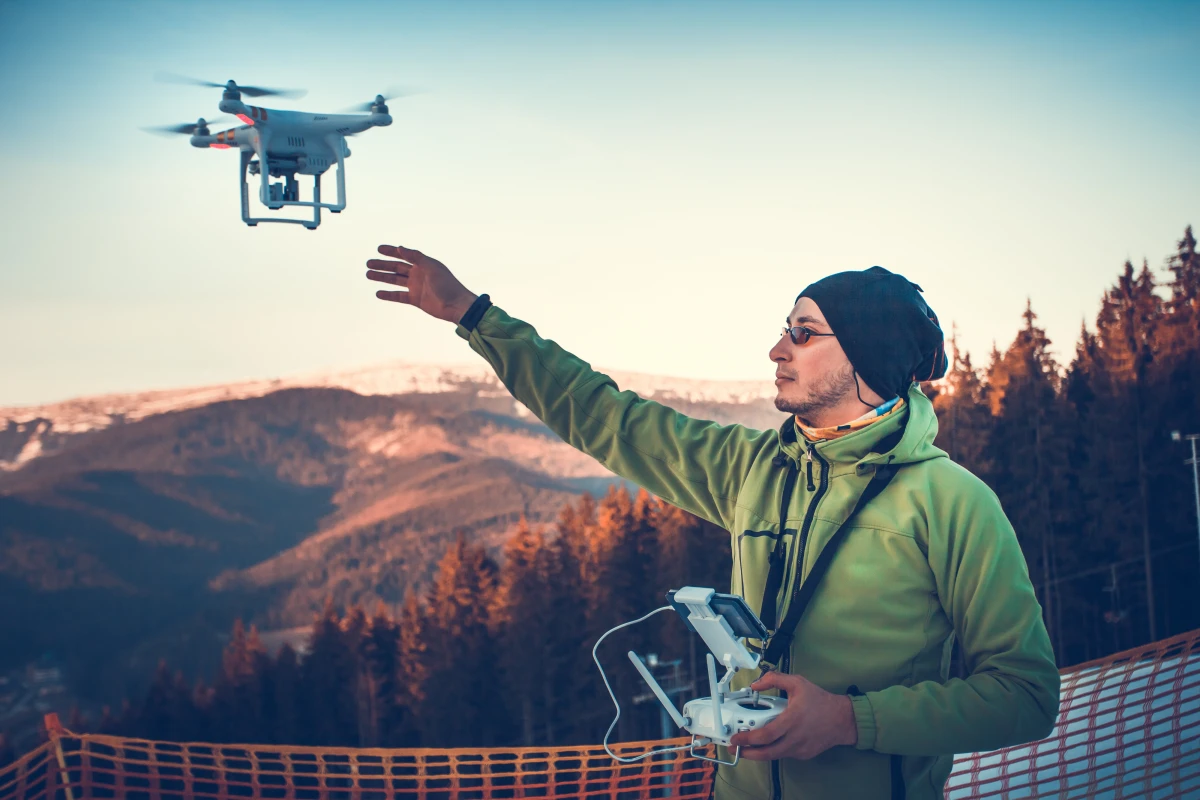La réglementation des activités de surveillance par drone : enjeux juridiques et éthiques